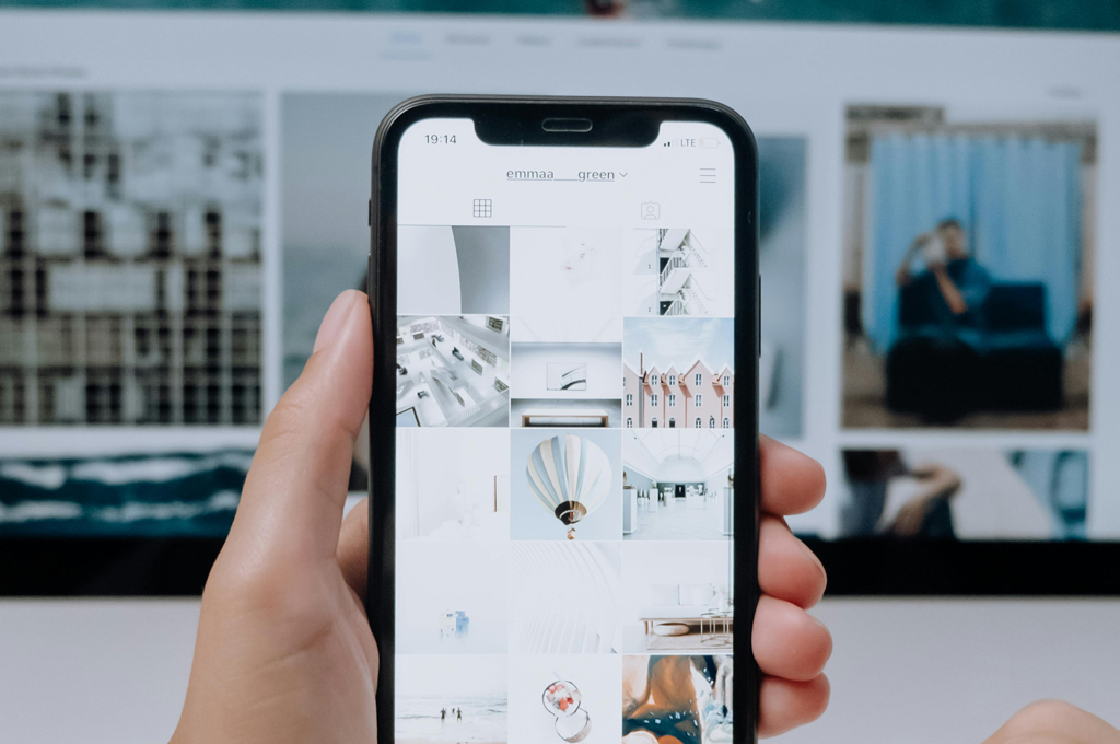 Modernes Webdesign-Layout auf Bildschirm